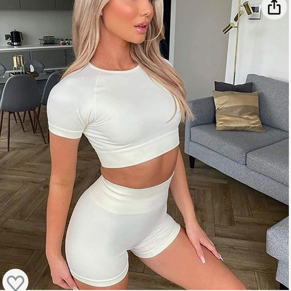NWOT Seamless Yoga 2 Piece Workout Crop Top with High Waisted Shorts Sets